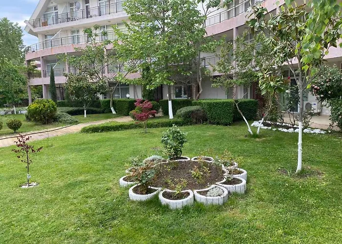 Апартаменты Kims One-bed For Rent At Sunny Солнечный берег